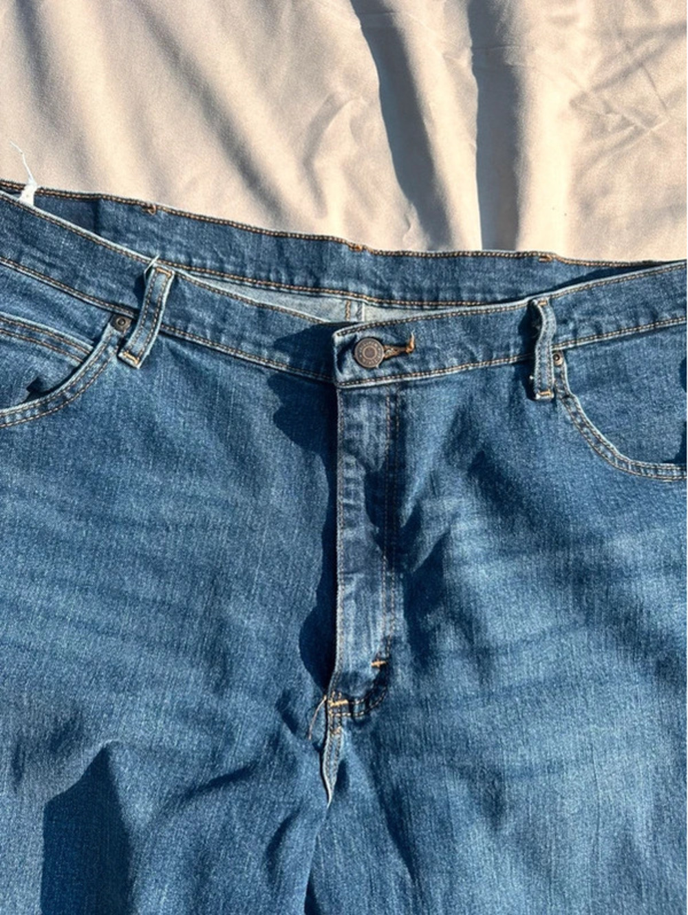 Wrangler Men’s Stretch Jeans (B21) - Picture 2 of 5